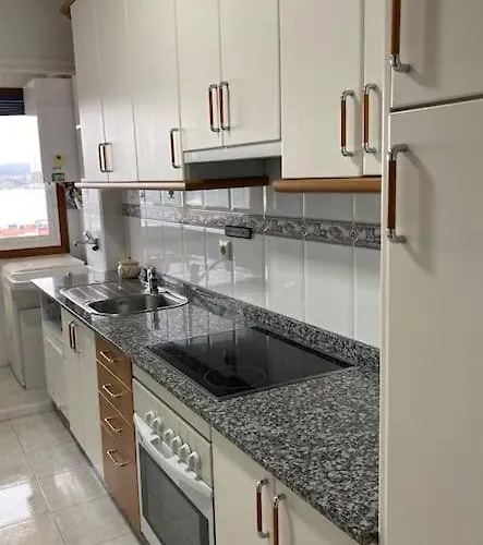 “ledicia”, Piso En Alquiler * Vigo